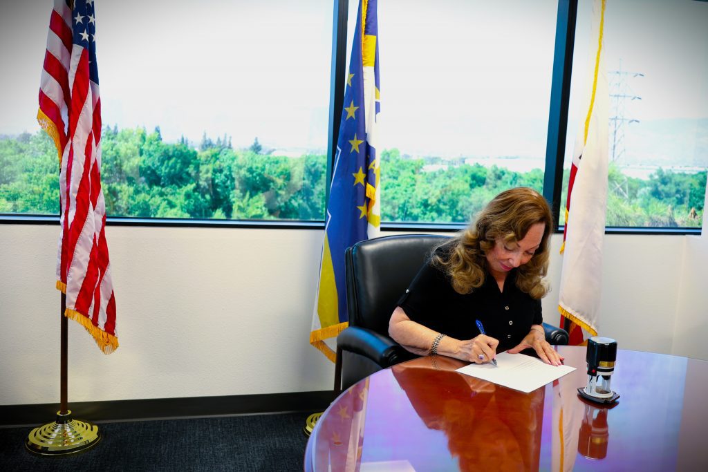 Assessor-Recorder-County Clerk Josie Gonzales signs the 
2025 San Bernardino County Annual Assessment Roll. 
